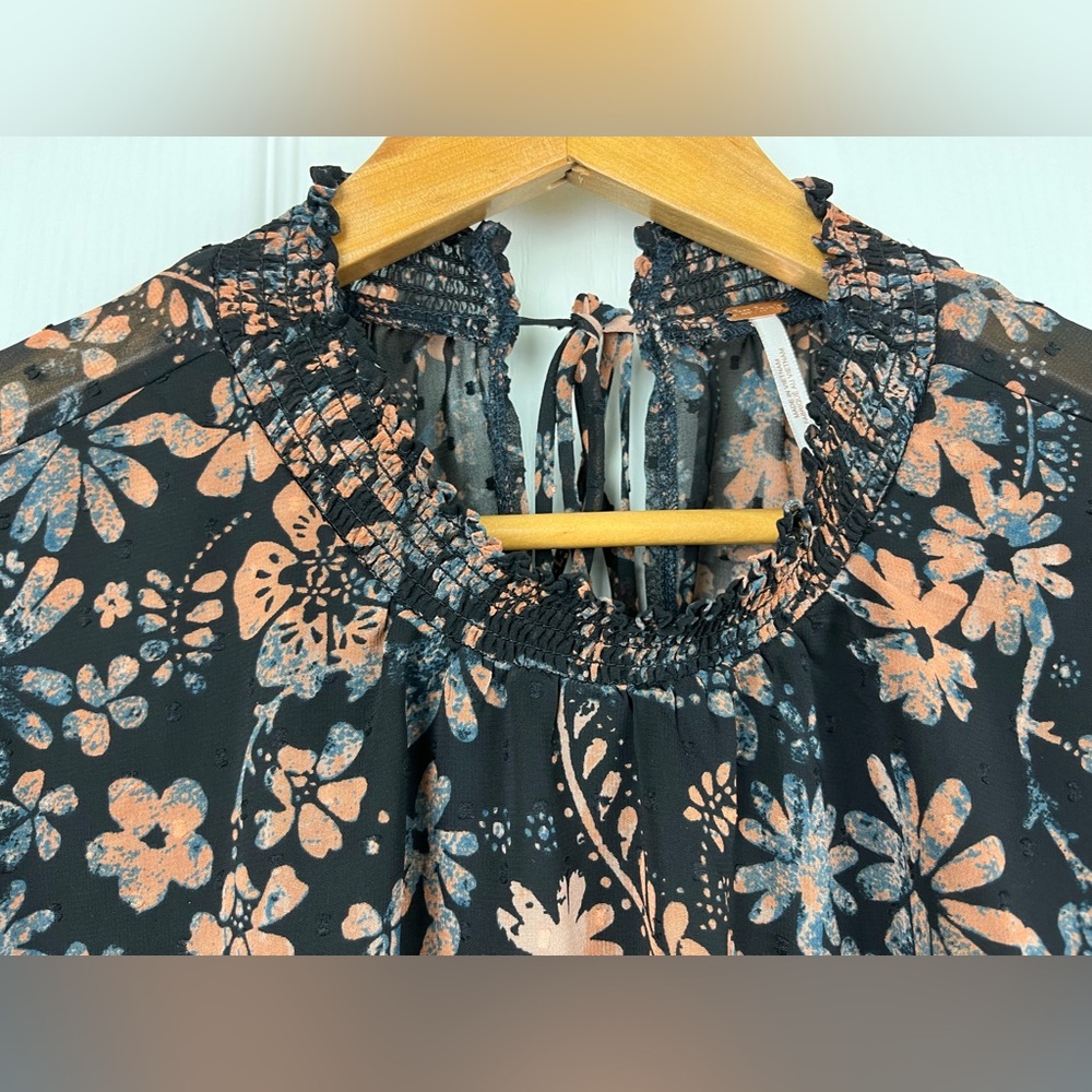 Free People Clarissa Top in Midnight Size Small Juliet sleeve, tie back - Picture 6 of 9
